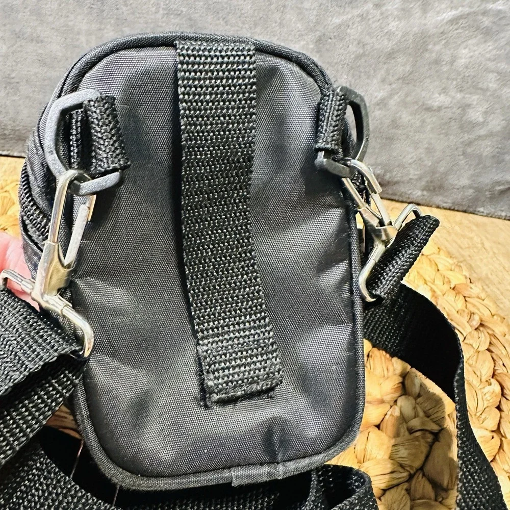 Samsonite Photo Camera Bag For Small Point And‎ Shoot Style Camera.